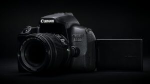 ارزان ترین دوربین عکاسی حرفه ای دوربین کانن 850D با لنز 18-55