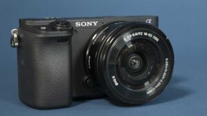 دوربین عکاسی حرفه ای ارزان قیمت دوربین سونی آلفا a6400 با لنز 16-50