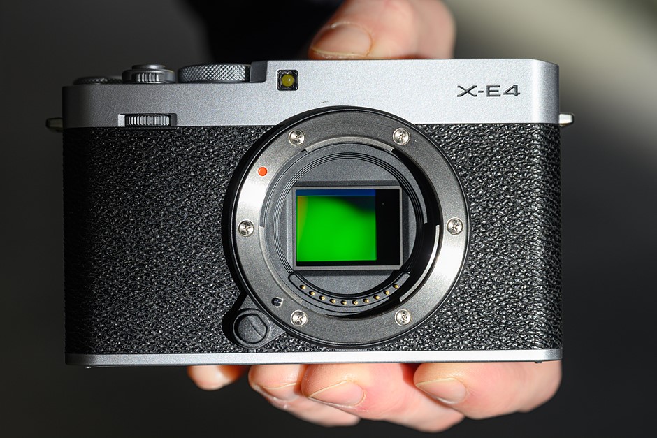 دوربین فوجی فیلم Fujifilm X-E4