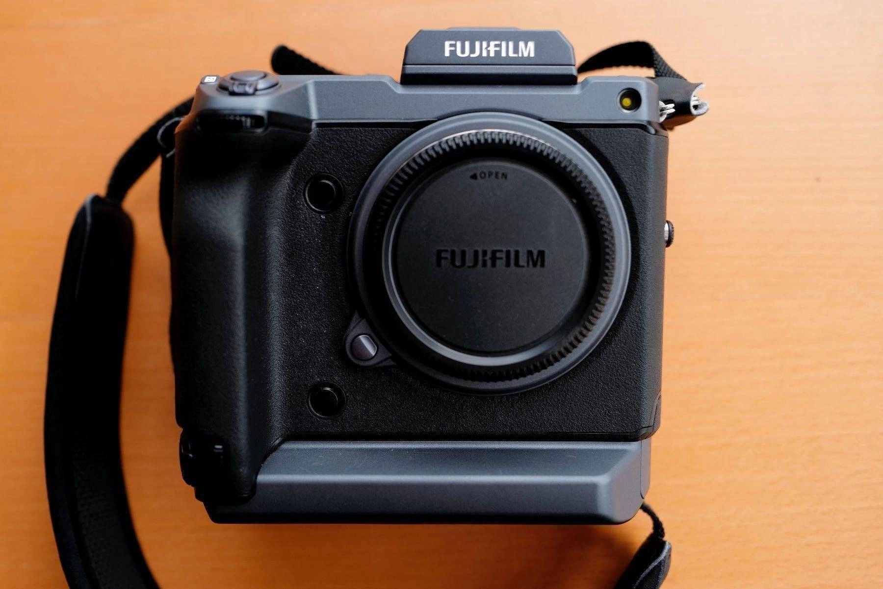 دوربین بدون آینه مدیوم فرمت فوجی فیلم GXF 100