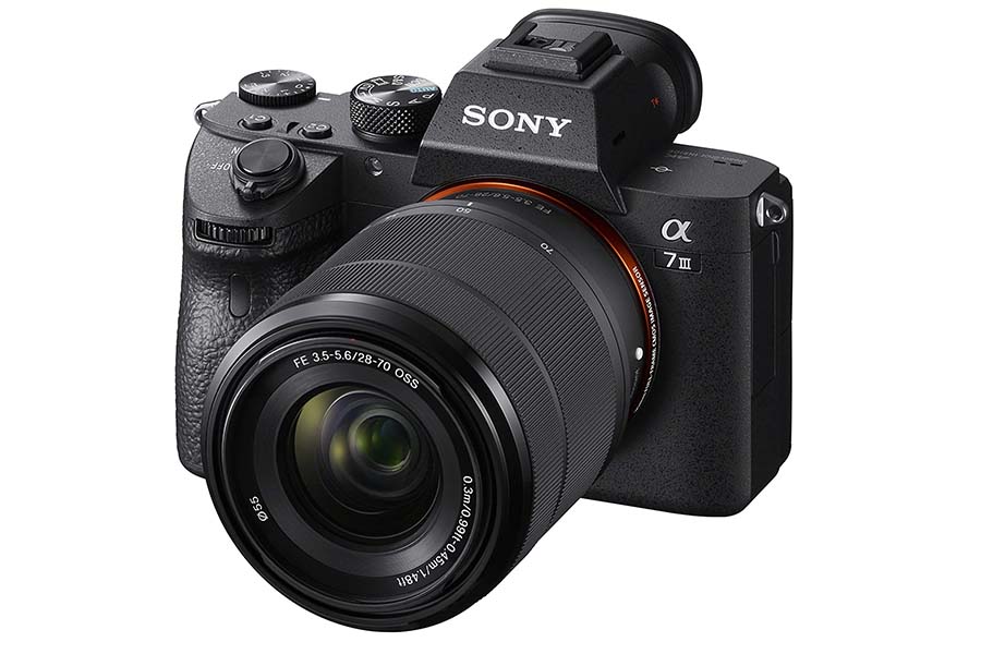دوربین سونی A7 III جزو بهترین دوربین عکاسی برای رشته گرافیک